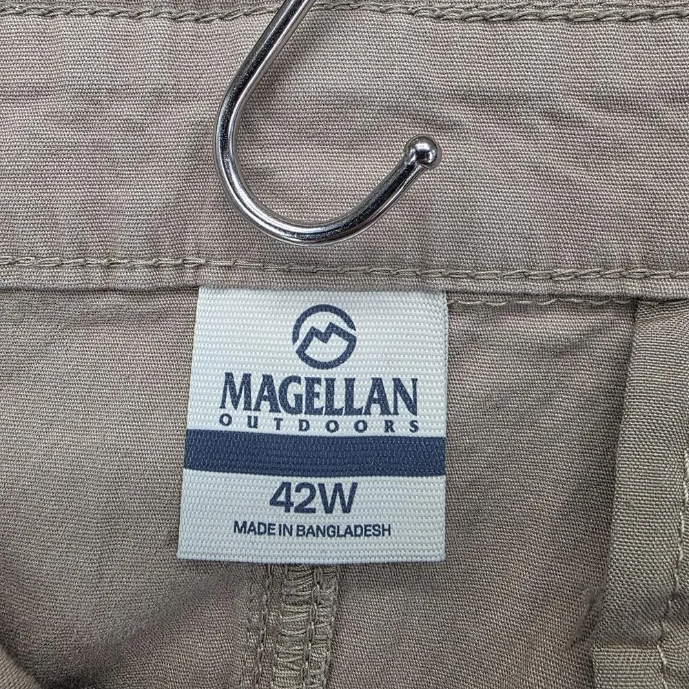 Magellan Outdoors Shorts Mens 42W Khaki Chino Flat Front Cotton Stretch Casual